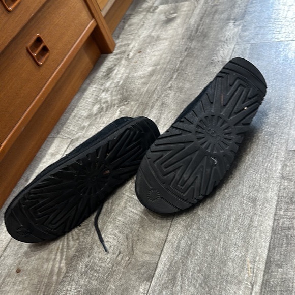 Ugg size 11 - Picture 5 of 5